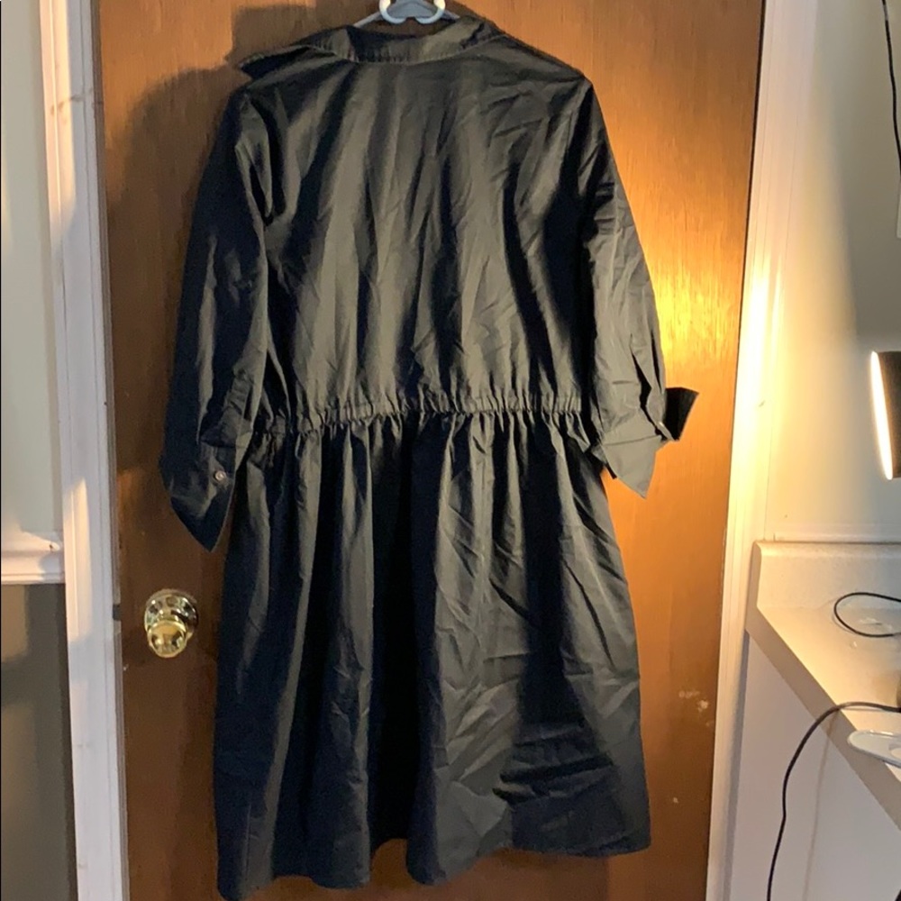 Dress - Picture 3 of 3